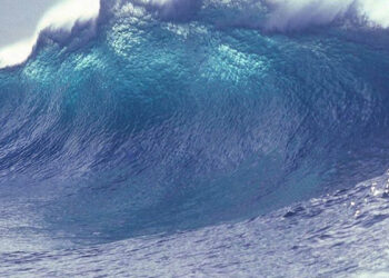 Terremoto Indonesia, forte scossa di magnitudo 7.4: scatta allerta tsunami