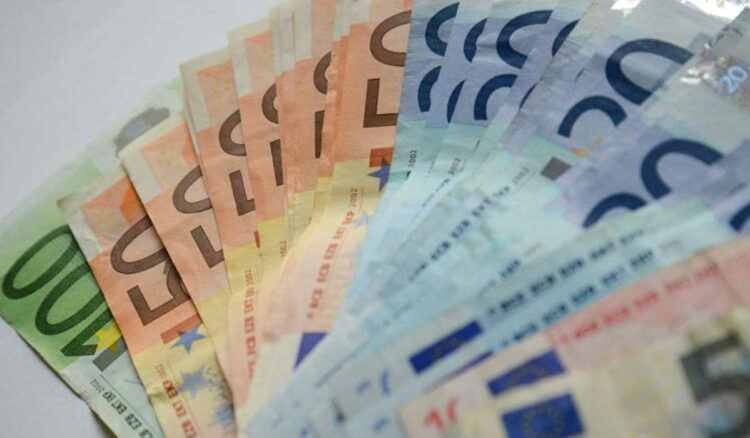 Uso contanti, da oggi 1 gennaio 2022 nuovo limite e sanzioni
