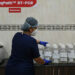 Variante Covid, terza dose Pfizer blocca Omicron