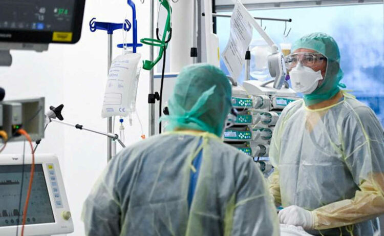 Variante Omicron Covid: tempesta in arrivo e sistemi sanitari a rischio