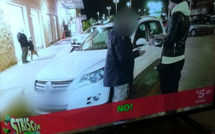 Vittorio Brumotti a Modica, servizio a Striscia contro automobilisti su stalli per disabili