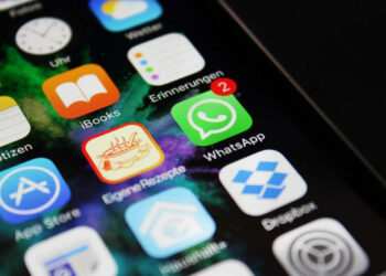 WhatsApp, attenzione al messaggio vocale: nuovo virus che svuota il conto corrente