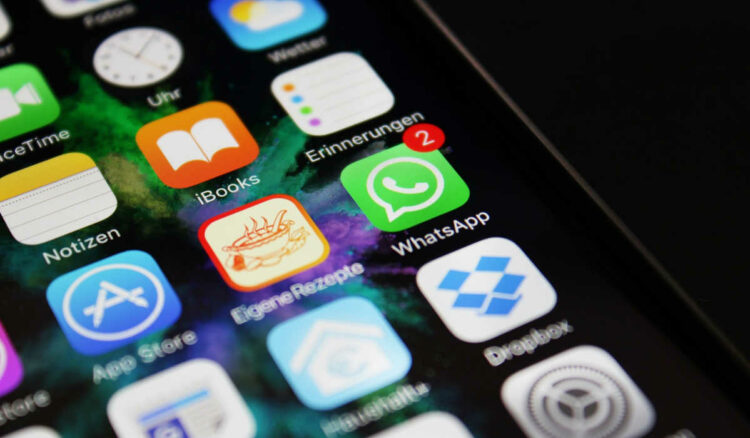 WhatsApp, attenzione al messaggio vocale: nuovo virus che svuota il conto corrente