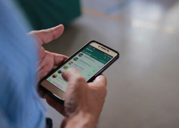 WhatsApp: ecco come vedere se qualcuno spia il vostro account