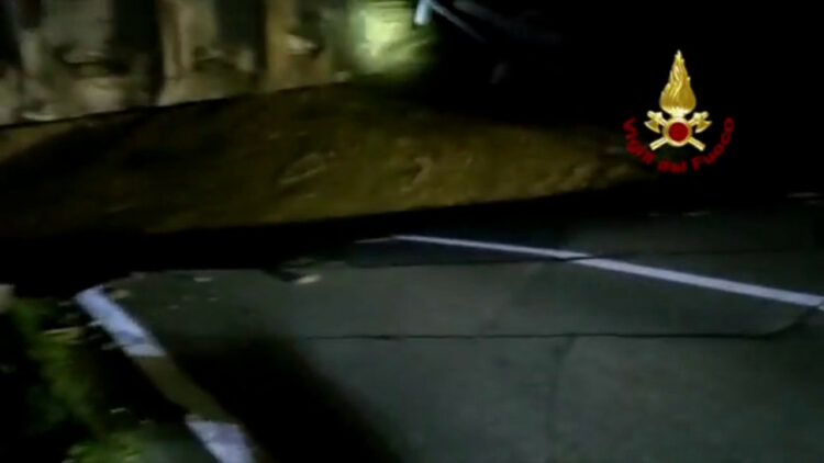 Maltempo, crolla un ponte nel Trapanese