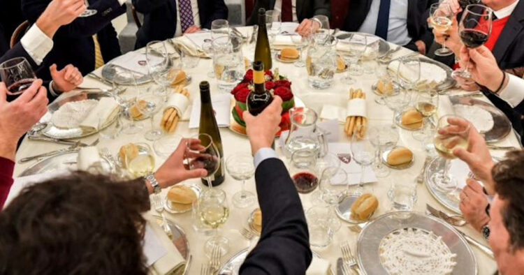 Covid Ragusa, 1304 positivi, 30 ricoverati e un morto: boom di contagi dopo Natale