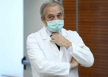 Covid, nessuna quarta dose: richiamo a 12 mesi