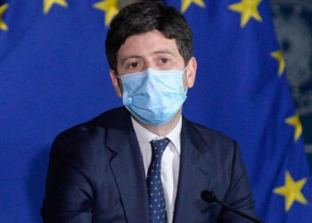 Covid, Speranza: siamo in piena pandemia Covid