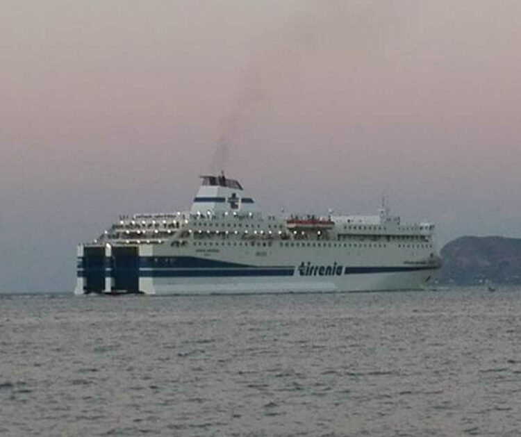 Green pass obbligatorio su navi Sicilia: da lunedì