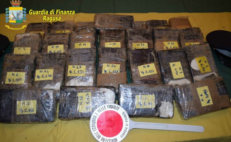 ragusa: operazione “vento ibleo”. la guardia di finanza sequestra oltre 30 kg di cocaina