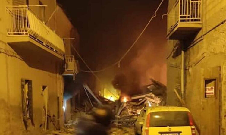 Ravanusa, esplosione per fuga di gas: crolla una palazzina