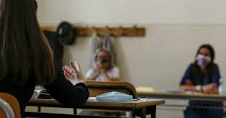 Scuola, prova scritta per esami maturità 2022