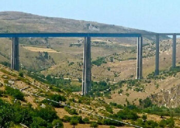 Tragedia a Modica: si lancia dal ponte Costanzo