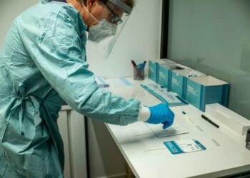 Variante Omicron, primo caso in Sicilia su uomo vaccinato con doppia dose