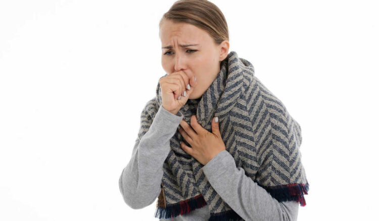 Variante Omicron preoccupa: è come il raffreddore