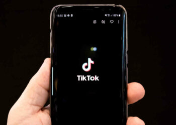 14enne si spara per sbaglio mentre gira video TikTok: choc in Pakistan
