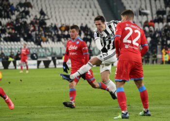Chiesa risponde a Mertens, Juventus-Napoli 1-1