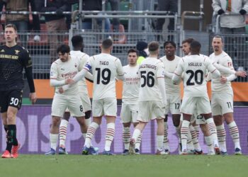 Ibrahimovic e doppietta Hernandez, il Milan vince 3-0 a Venezia