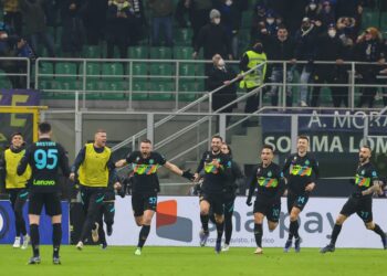 L’Inter batte 2-1 la Lazio e torna in vetta
