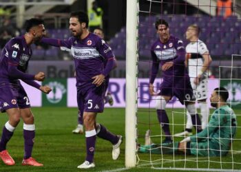 Sinfonia viola, la Fiorentina travolge il Genoa 6-0