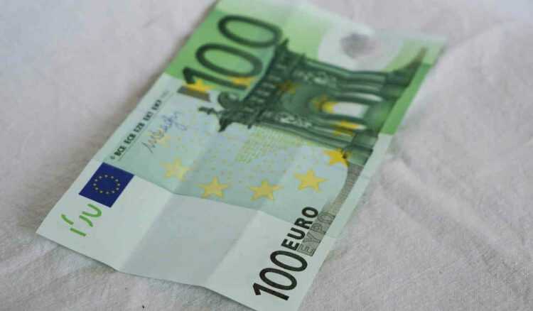 Bonus Renzi 2022 o bonus Irpef da 100 euro: a chi tocca in busta paga e chi no