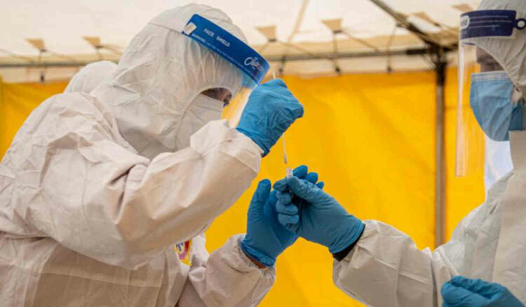 Covid Italia, Galli: possibile si arrivi a 200mila al giorno