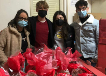 Da spiagge pulite alla donazione di 40 panettoni