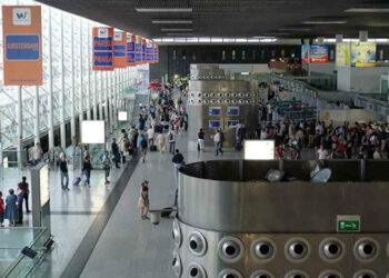 Dopo 6 ore, attesa ancora in aeroporto per il volo Catania Pisa