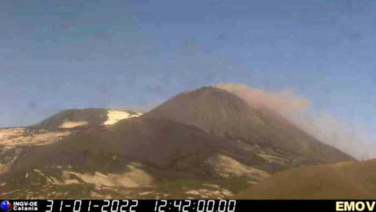 Etna, tremore e nuova attività stromboliana da cratere Sud-Est
