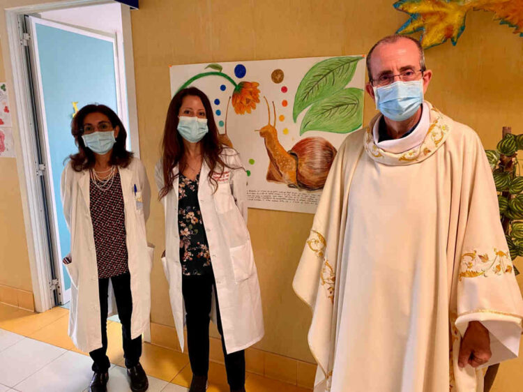 Il filo della cura all'Hospice del Maria Paternò Arezzo di Ragusa