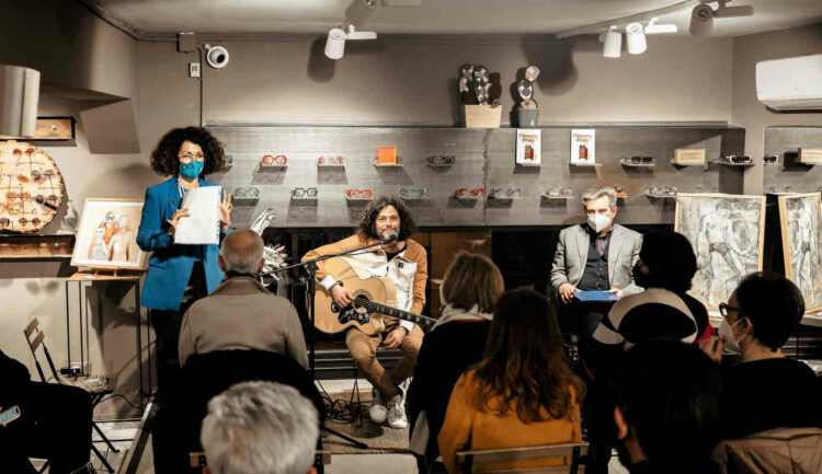 Il ricercatore di parole di Marco Raccuglia a Comiso