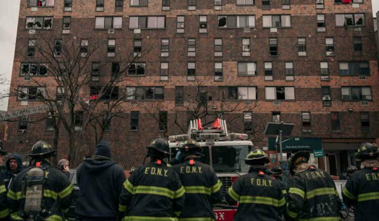 Incendio in appartamento nel Bronx, a New York: almeno 19 morti