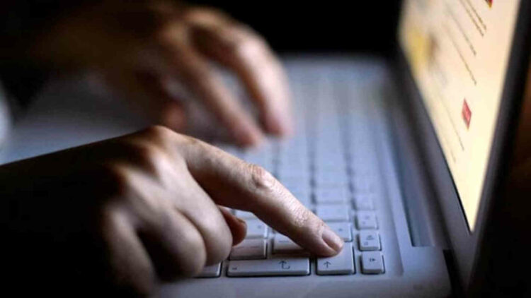 Indagini Polizia Postale Ragusa: adesca minorenne su Instagram e WhatsApp