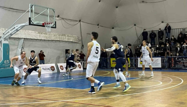 La Virtus Ragusa cede il passo alla Siaz Basket Piazza Armerina