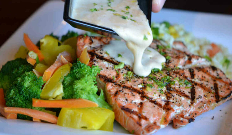 Mangiare questo pesce fa bene alla salute del cuore: riduce rischio infarto