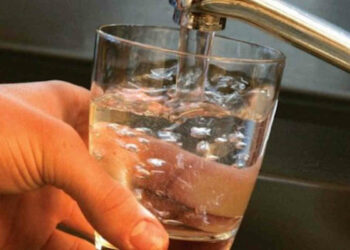 Marina di Ragusa, acqua inquinata protestano M5 e Pd e l’associazione Pericentro