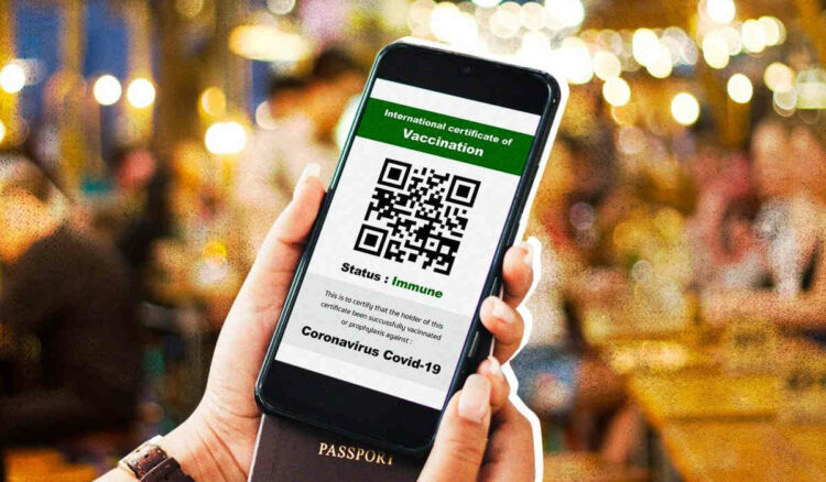 Negozi e centri commerciali, nuovo decreto: adesso serve il green pass