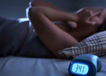 Nuovi sintomi variante Omicron, un particolare disturbo durante la fase Rem del sonno