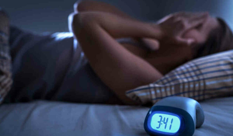 Nuovi sintomi variante Omicron, un particolare disturbo durante la fase Rem del sonno