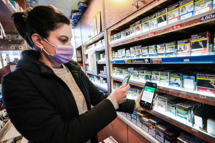 Nuovo Dpcm: senza green pass niente pensione nè sigarette o vestiti: le nuove regole