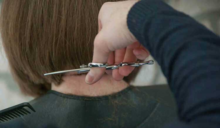 Nuovo decreto anti Omicron: obbligo vaccino, scuola, parrucchiere e sanzioni