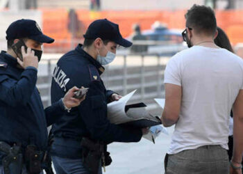 Obbligo vaccino e green pass rafforzato: sanzioni da 100 euro fino a 1.500 euro