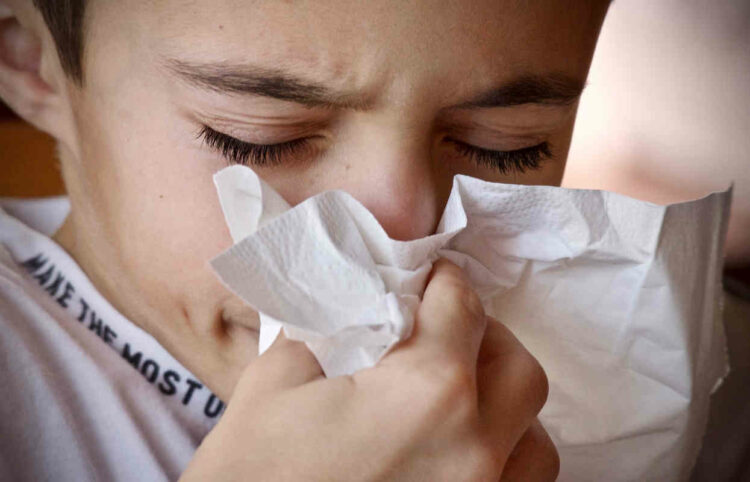 Omicron: gli 8 sintomi per riconoscere la variante