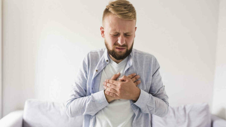 Reflusso gastroesofageo, sintomi e cibi veleno