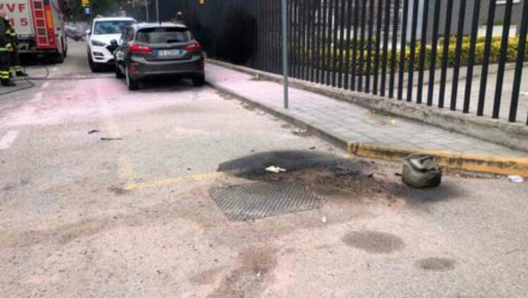 Reggio Calabria, docente si dà fuoco davanti alla caserma dei carabinieri