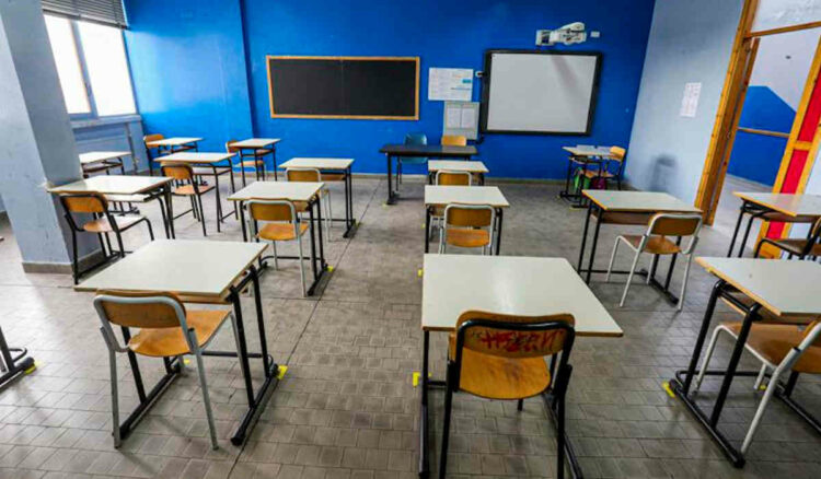 Scuola Sicilia, 29 mila studenti a casa senza Dad