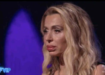 Valeria Marini piange al Gf Vip e confessa le violenze subite: ero molto giovane...