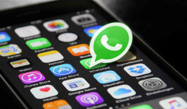 WhatsApp, attenzione ai messaggi finti che rubano l'account