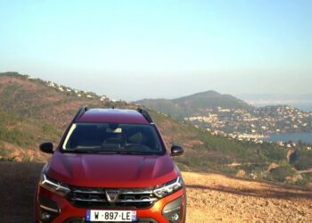 Dacia Jogger reinventa la familiare a sette posti