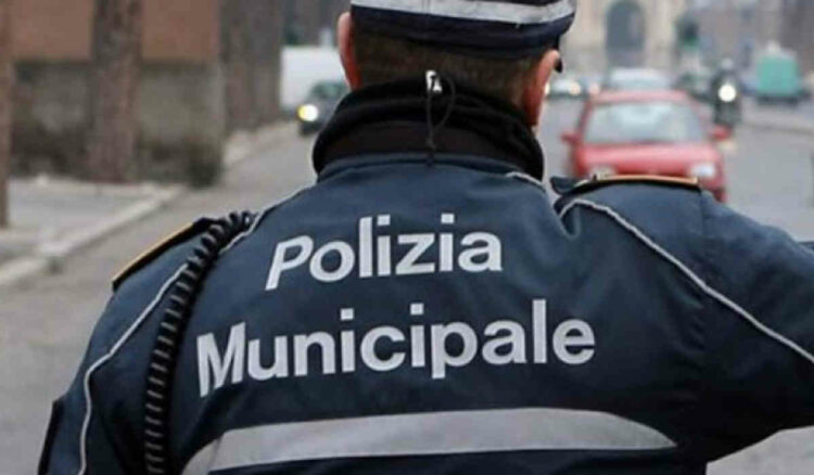 La Polizia Municipale controllerà a Marina di Ragusa la regolarità di tutti gli impianti pubblicitari